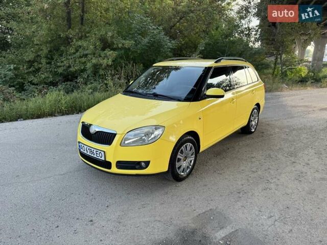 Жовтий Шкода Фабія, об'ємом двигуна 1.42 л та пробігом 205 тис. км за 3899 $, фото 2 на Automoto.ua