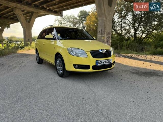 Жовтий Шкода Фабія, об'ємом двигуна 1.42 л та пробігом 205 тис. км за 3899 $, фото 10 на Automoto.ua
