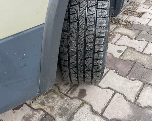 Желтый Шкода Фабия, объемом двигателя 1.6 л и пробегом 194 тыс. км за 6600 $, фото 24 на Automoto.ua