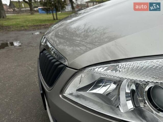 Желтый Шкода Фабия, объемом двигателя 1.2 л и пробегом 200 тыс. км за 7500 $, фото 15 на Automoto.ua