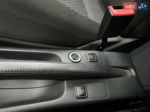 Желтый Шкода Фабия, объемом двигателя 1.2 л и пробегом 200 тыс. км за 7500 $, фото 33 на Automoto.ua