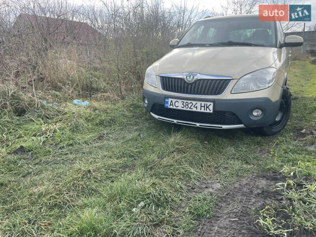 Желтый Шкода Фабия, объемом двигателя 1.6 л и пробегом 194 тыс. км за 6600 $, фото 25 на Automoto.ua