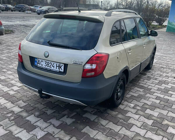 Желтый Шкода Фабия, объемом двигателя 1.6 л и пробегом 194 тыс. км за 6600 $, фото 11 на Automoto.ua