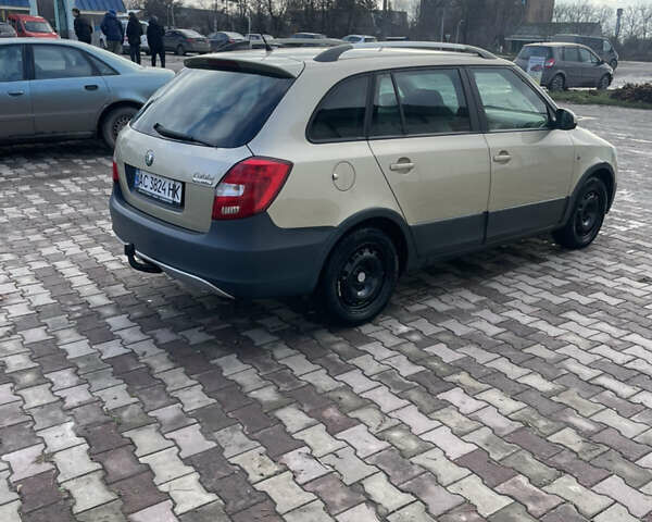 Желтый Шкода Фабия, объемом двигателя 1.6 л и пробегом 194 тыс. км за 6600 $, фото 9 на Automoto.ua