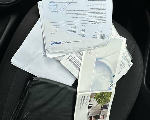 Желтый Шкода Фабия, объемом двигателя 1.2 л и пробегом 200 тыс. км за 7500 $, фото 36 на Automoto.ua