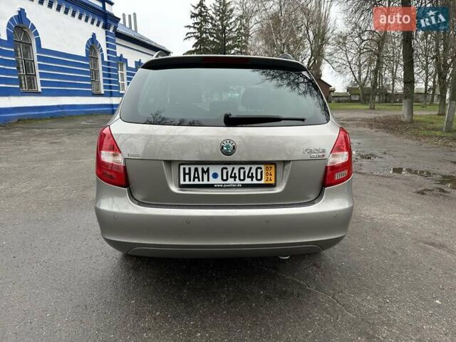 Желтый Шкода Фабия, объемом двигателя 1.2 л и пробегом 200 тыс. км за 7500 $, фото 12 на Automoto.ua