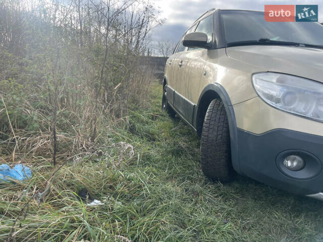 Желтый Шкода Фабия, объемом двигателя 1.6 л и пробегом 194 тыс. км за 6600 $, фото 26 на Automoto.ua