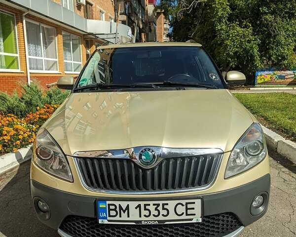 Желтый Шкода Фабия, объемом двигателя 1.6 л и пробегом 207 тыс. км за 7700 $, фото 1 на Automoto.ua