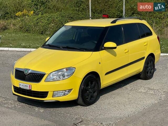 Желтый Шкода Фабия, объемом двигателя 1.2 л и пробегом 169 тыс. км за 8350 $, фото 12 на Automoto.ua