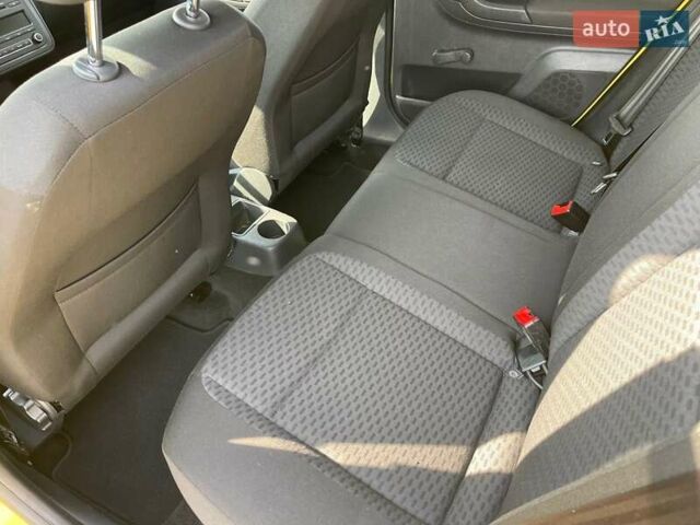 Желтый Шкода Фабия, объемом двигателя 1.2 л и пробегом 169 тыс. км за 7999 $, фото 29 на Automoto.ua