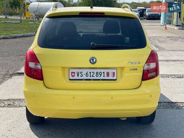Желтый Шкода Фабия, объемом двигателя 1.2 л и пробегом 169 тыс. км за 7999 $, фото 3 на Automoto.ua