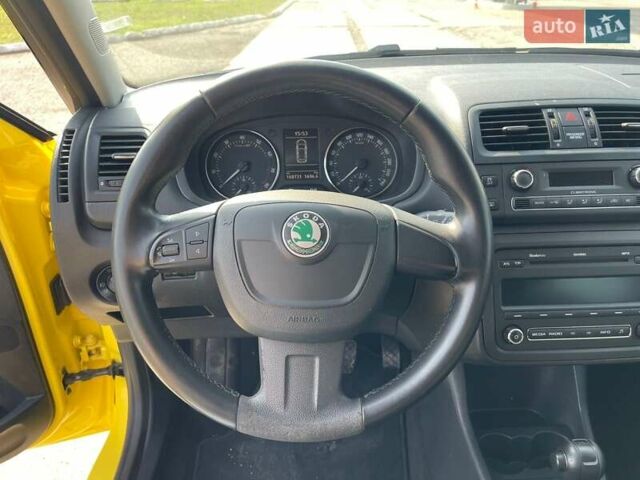 Желтый Шкода Фабия, объемом двигателя 1.2 л и пробегом 169 тыс. км за 7999 $, фото 15 на Automoto.ua