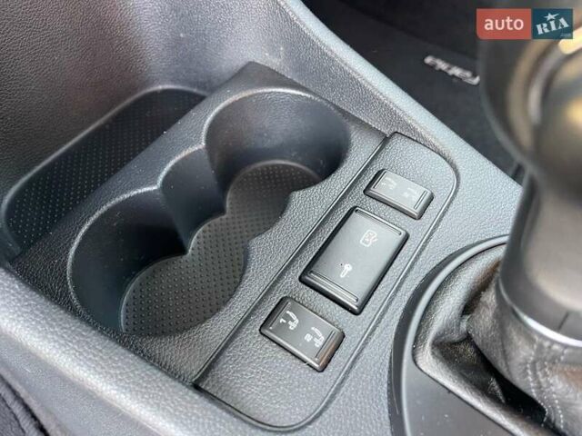 Желтый Шкода Фабия, объемом двигателя 1.2 л и пробегом 169 тыс. км за 7999 $, фото 26 на Automoto.ua