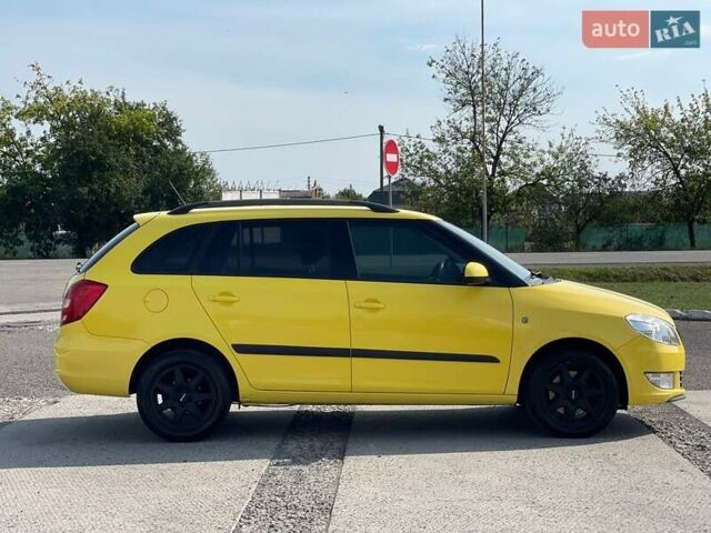 Желтый Шкода Фабия, объемом двигателя 1.2 л и пробегом 169 тыс. км за 8350 $, фото 3 на Automoto.ua