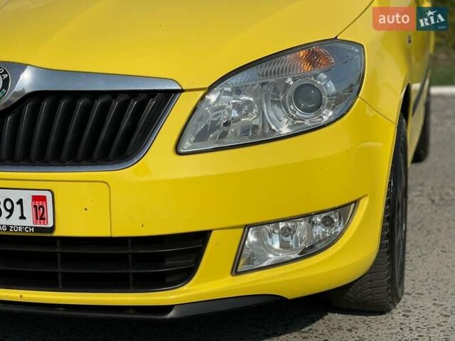 Желтый Шкода Фабия, объемом двигателя 1.2 л и пробегом 169 тыс. км за 7999 $, фото 11 на Automoto.ua
