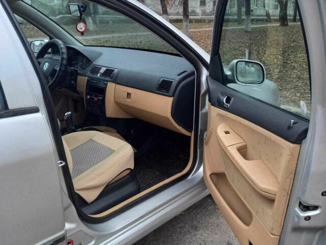 Шкода Фабия 2000 в Чернигове на Automoto.ua Серый Шкода Фабия, объемом двигателя 1.4 л и пробегом 253 тыс. км за 3400 $, фото 7 на Automoto.ua