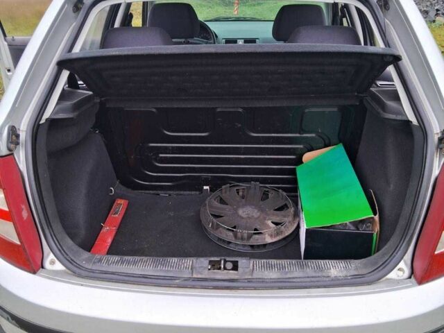 Сірий Шкода Фабія, об'ємом двигуна 1.4 л та пробігом 303 тис. км за 2600 $, фото 4 на Automoto.ua