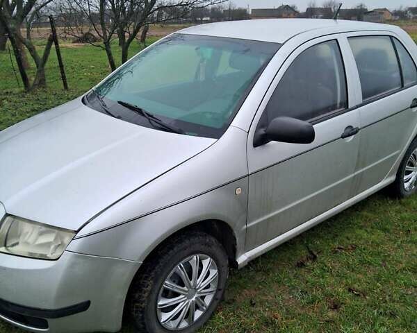 Сірий Шкода Фабія, об'ємом двигуна 1.4 л та пробігом 303 тис. км за 2600 $, фото 4 на Automoto.ua