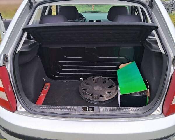 Сірий Шкода Фабія, об'ємом двигуна 1.4 л та пробігом 303 тис. км за 2600 $, фото 9 на Automoto.ua