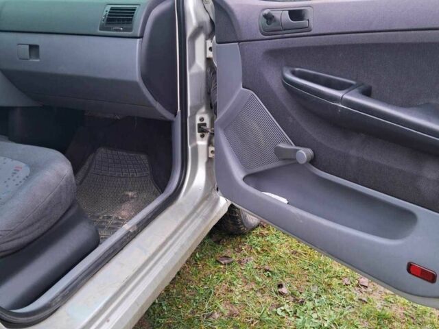 Сірий Шкода Фабія, об'ємом двигуна 1.4 л та пробігом 303 тис. км за 2600 $, фото 3 на Automoto.ua