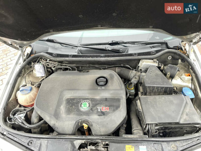 Серый Шкода Фабия, объемом двигателя 1.9 л и пробегом 276 тыс. км за 3300 $, фото 1 на Automoto.ua