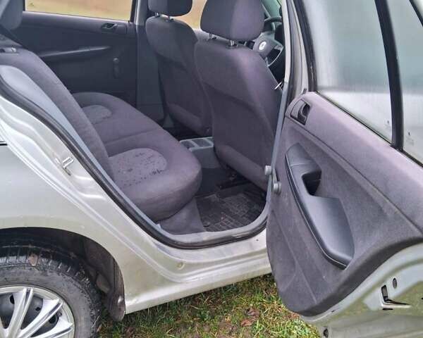 Сірий Шкода Фабія, об'ємом двигуна 1.4 л та пробігом 303 тис. км за 2600 $, фото 10 на Automoto.ua