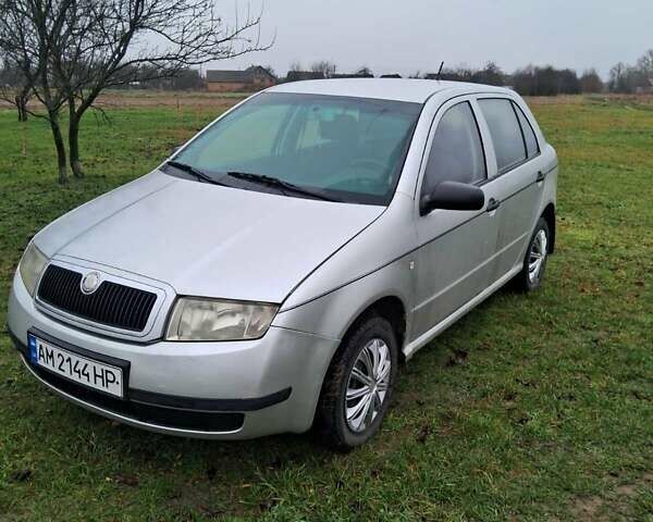 Сірий Шкода Фабія, об'ємом двигуна 1.4 л та пробігом 303 тис. км за 2600 $, фото 2 на Automoto.ua