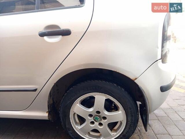 Серый Шкода Фабия, объемом двигателя 1.39 л и пробегом 284 тыс. км за 3000 $, фото 7 на Automoto.ua