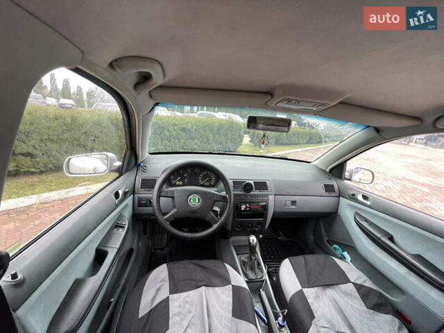 Серый Шкода Фабия, объемом двигателя 1.9 л и пробегом 276 тыс. км за 3300 $, фото 7 на Automoto.ua