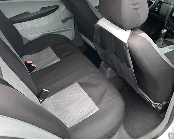 Серый Шкода Фабия, объемом двигателя 1.9 л и пробегом 276 тыс. км за 3300 $, фото 12 на Automoto.ua