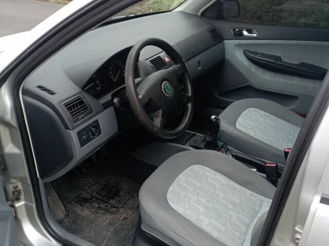 Сірий Шкода Фабія, об'ємом двигуна 0 л та пробігом 255 тис. км за 3000 $, фото 5 на Automoto.ua