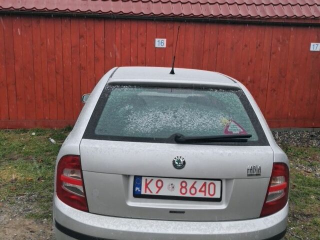 Серый Шкода Фабия, объемом двигателя 1.4 л и пробегом 150 тыс. км за 3800 $, фото 3 на Automoto.ua