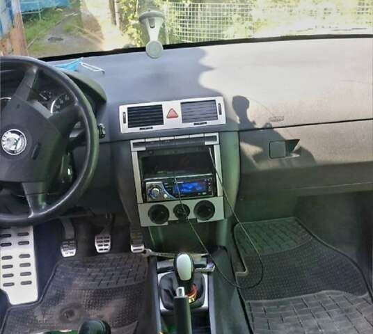 Сірий Шкода Фабія, об'ємом двигуна 1.9 л та пробігом 200 тис. км за 2950 $, фото 6 на Automoto.ua