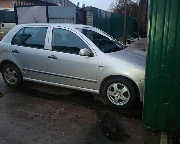 Серый Шкода Фабия, объемом двигателя 1.39 л и пробегом 290 тыс. км за 4000 $, фото 5 на Automoto.ua