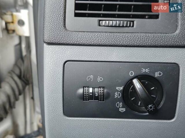 Сірий Шкода Фабія, об'ємом двигуна 1.39 л та пробігом 166 тис. км за 4500 $, фото 88 на Automoto.ua