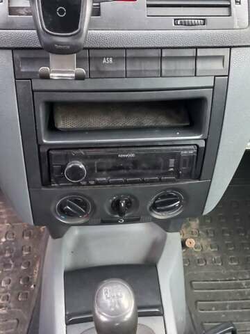 Шкода Фабия 2001 в Самборе на Automoto.ua Серый Шкода Фабия, объемом двигателя 1.9 л и пробегом 365 тыс. км за 2800 $, фото 32 на Automoto.ua