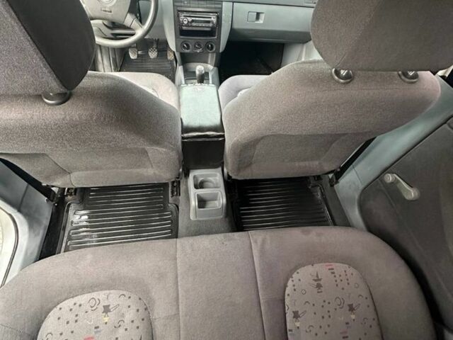 Сірий Шкода Фабія, об'ємом двигуна 1.4 л та пробігом 315 тис. км за 3700 $, фото 10 на Automoto.ua