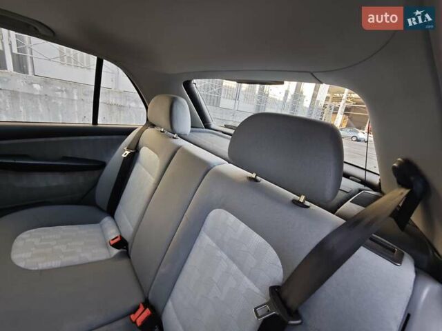 Сірий Шкода Фабія, об'ємом двигуна 1.39 л та пробігом 166 тис. км за 4500 $, фото 29 на Automoto.ua