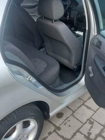 Серый Шкода Фабия, объемом двигателя 1.39 л и пробегом 158 тыс. км за 2350 $, фото 7 на Automoto.ua