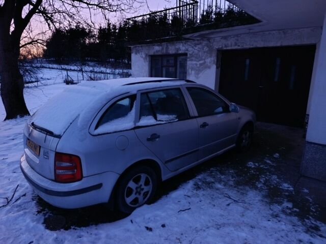 Сірий Шкода Фабія, об'ємом двигуна 0 л та пробігом 200 тис. км за 700 $, фото 2 на Automoto.ua