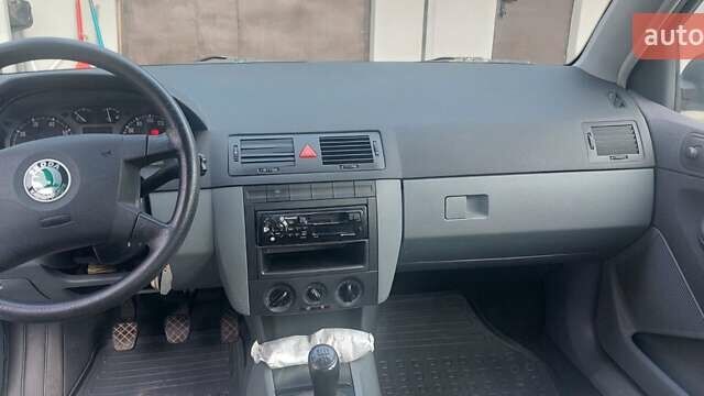 Серый Шкода Фабия, объемом двигателя 1.39 л и пробегом 158 тыс. км за 2350 $, фото 10 на Automoto.ua