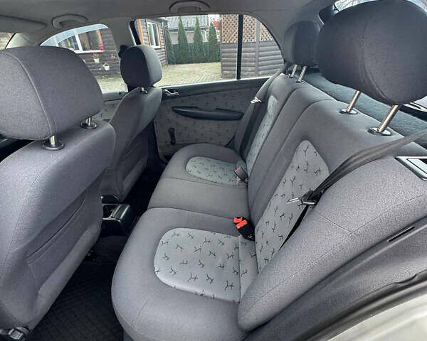 Серый Шкода Фабия, объемом двигателя 1.39 л и пробегом 195 тыс. км за 4495 $, фото 13 на Automoto.ua