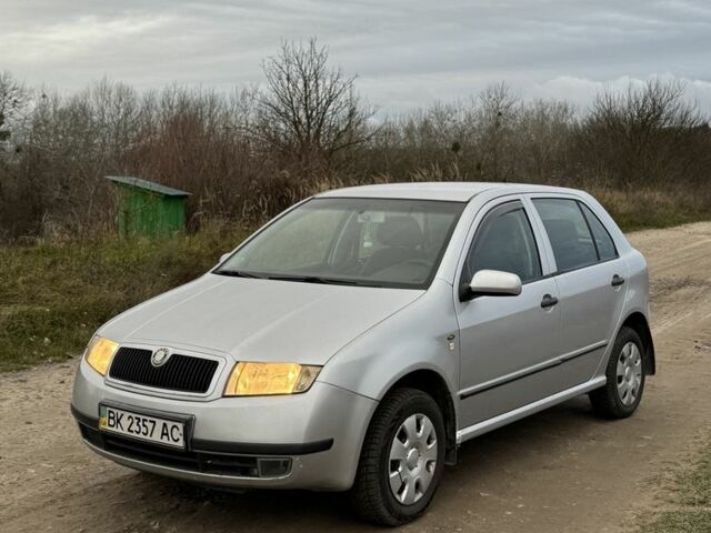 Сірий Шкода Фабія, об'ємом двигуна 1.4 л та пробігом 250 тис. км за 2500 $, фото 3 на Automoto.ua