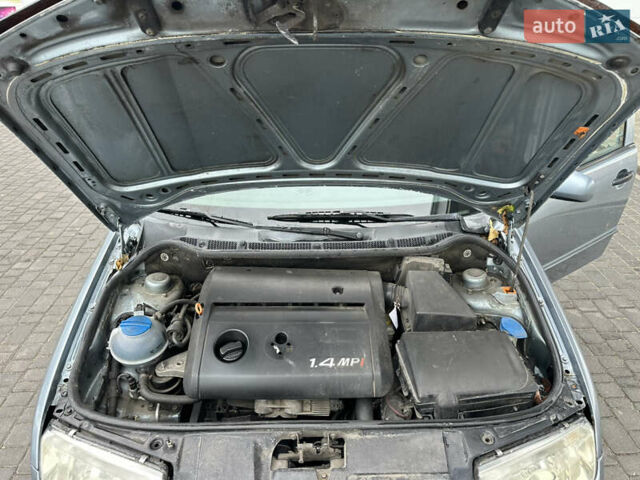 Серый Шкода Фабия, объемом двигателя 1.39 л и пробегом 270 тыс. км за 2900 $, фото 25 на Automoto.ua