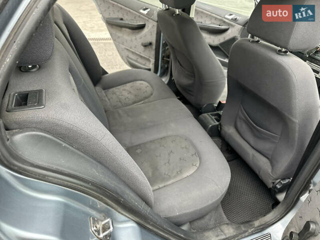 Серый Шкода Фабия, объемом двигателя 1.39 л и пробегом 270 тыс. км за 2900 $, фото 18 на Automoto.ua