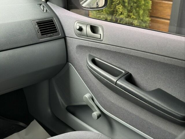 Сірий Шкода Фабія, об'ємом двигуна 1.4 л та пробігом 182 тис. км за 3700 $, фото 19 на Automoto.ua