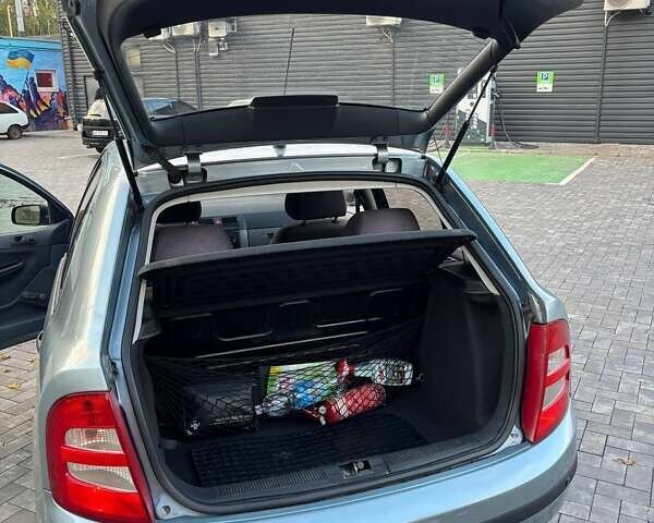 Серый Шкода Фабия, объемом двигателя 1.4 л и пробегом 291 тыс. км за 3500 $, фото 15 на Automoto.ua