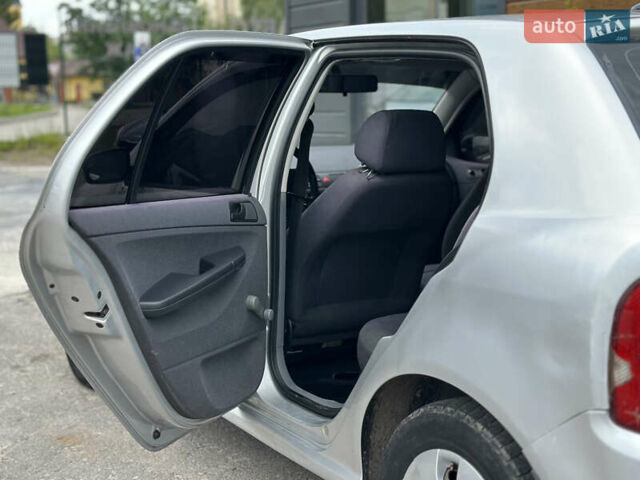 Серый Шкода Фабия, объемом двигателя 1.4 л и пробегом 182 тыс. км за 3900 $, фото 46 на Automoto.ua