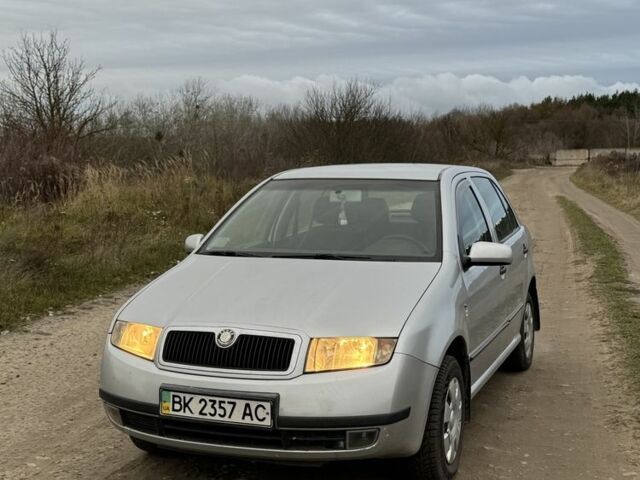 Сірий Шкода Фабія, об'ємом двигуна 1.4 л та пробігом 250 тис. км за 2500 $, фото 2 на Automoto.ua