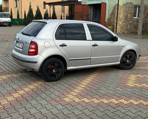 Серый Шкода Фабия, объемом двигателя 1.39 л и пробегом 195 тыс. км за 4495 $, фото 4 на Automoto.ua